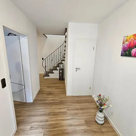Apartment Mit Großem Garten *